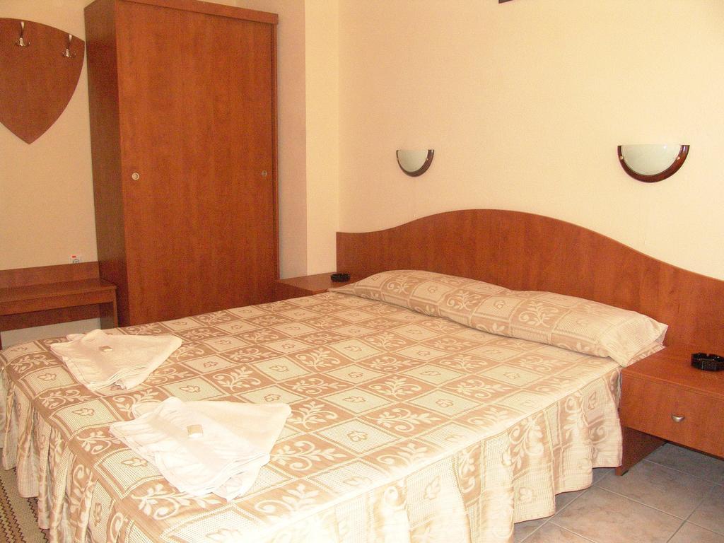 Family Hotel Andreev Nesebar Room photo